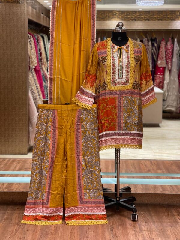 TRADITIONAL CASUAL SUIT