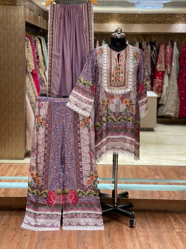 TRADITIONAL CASUAL SUIT