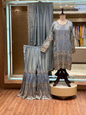 1556dddc-f794-409b-8d6c-e9a844ceab06 SILVER GREY