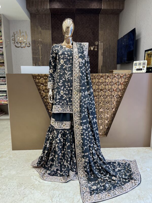 IMG_7600 (1) RICH GERY BRIDAL GHARARA