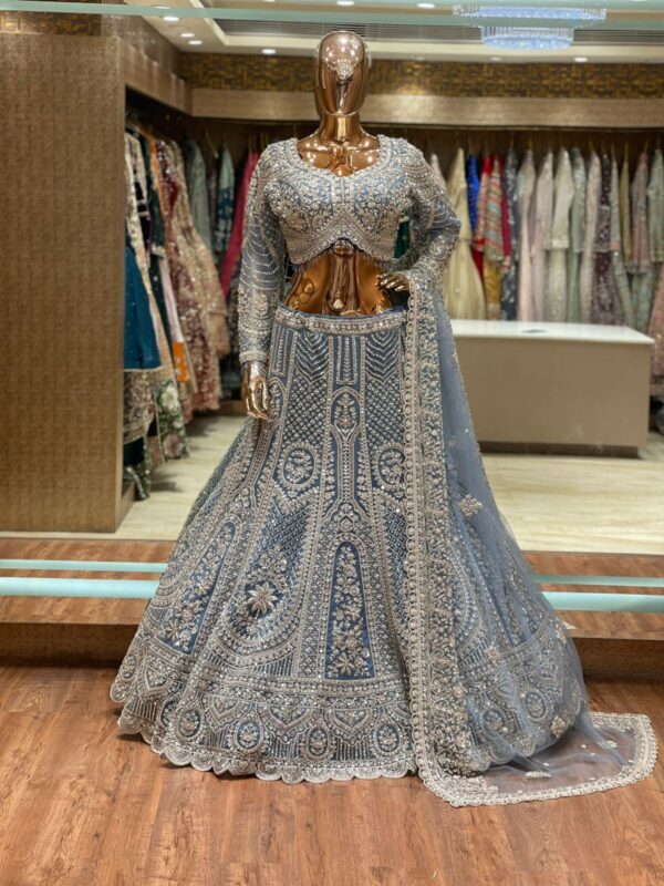 d666a2e9-3620-4dce-a1e6-450e89b7059b POWDER BLUE CROP TOP